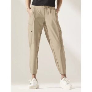 Athleta • Go Far Travel Pant Joggers in Neutral Tan